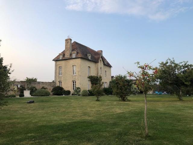 Domaine "Les Bois Flottes" Dans Maison De Charme Au Bord De Mer Et Proche De Cabourg 玛维尔弗朗斯维尔 外观 照片